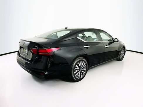 Used 2024 Nissan Altima 2.5 SV image 9