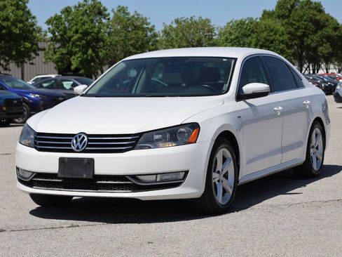 Used 2015 Volkswagen Passat 1.8T Limited Edition FWD image 6