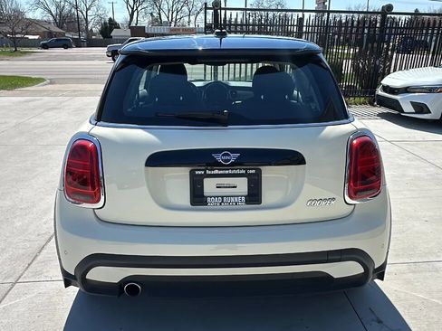 Used 2023 MINI Cooper 2-Door Hardtop image 6