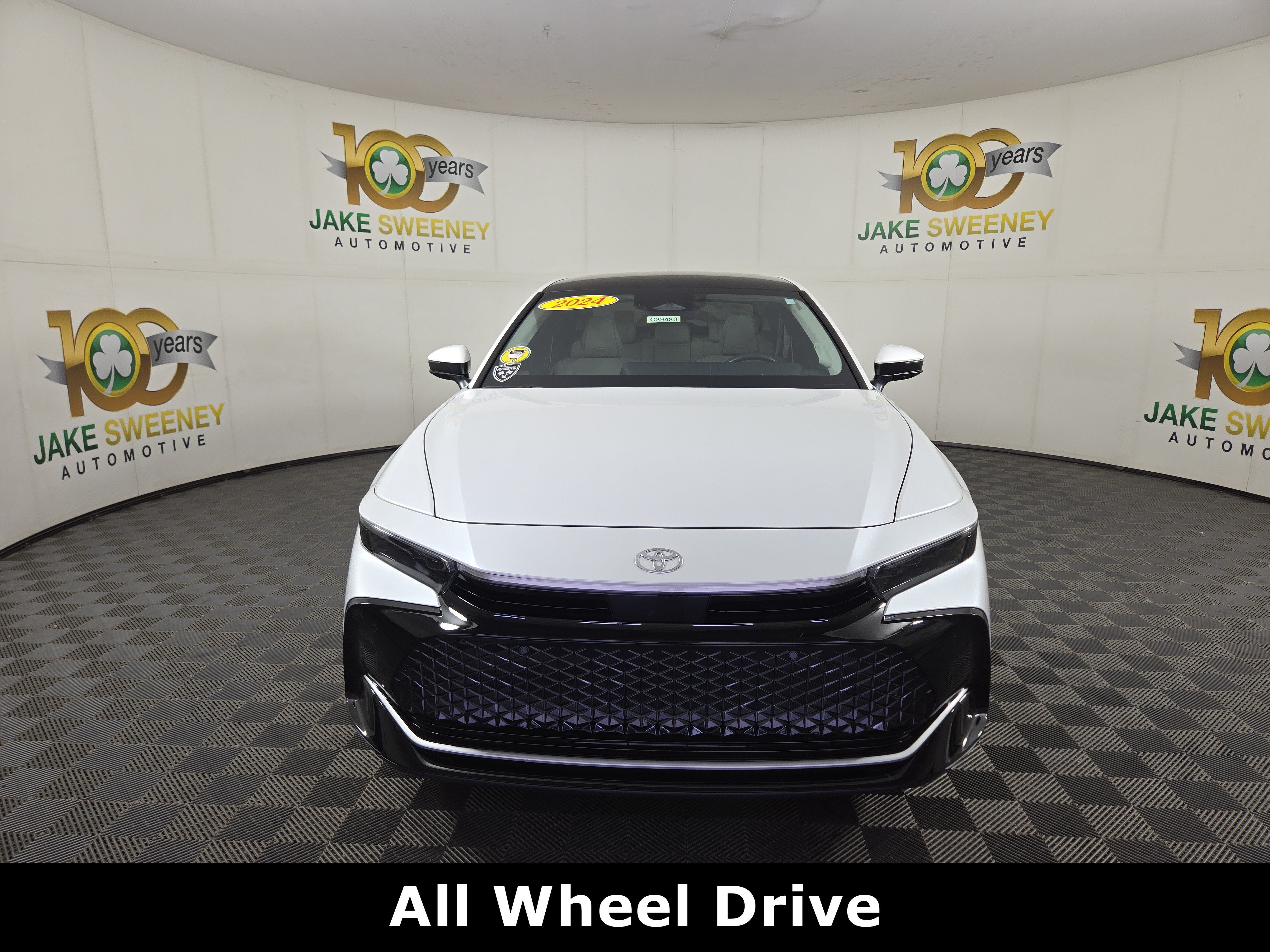 Used 2024 Toyota Crown AWD/4WD image 3