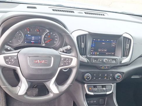 Used 2024 GMC Terrain SLE image 2