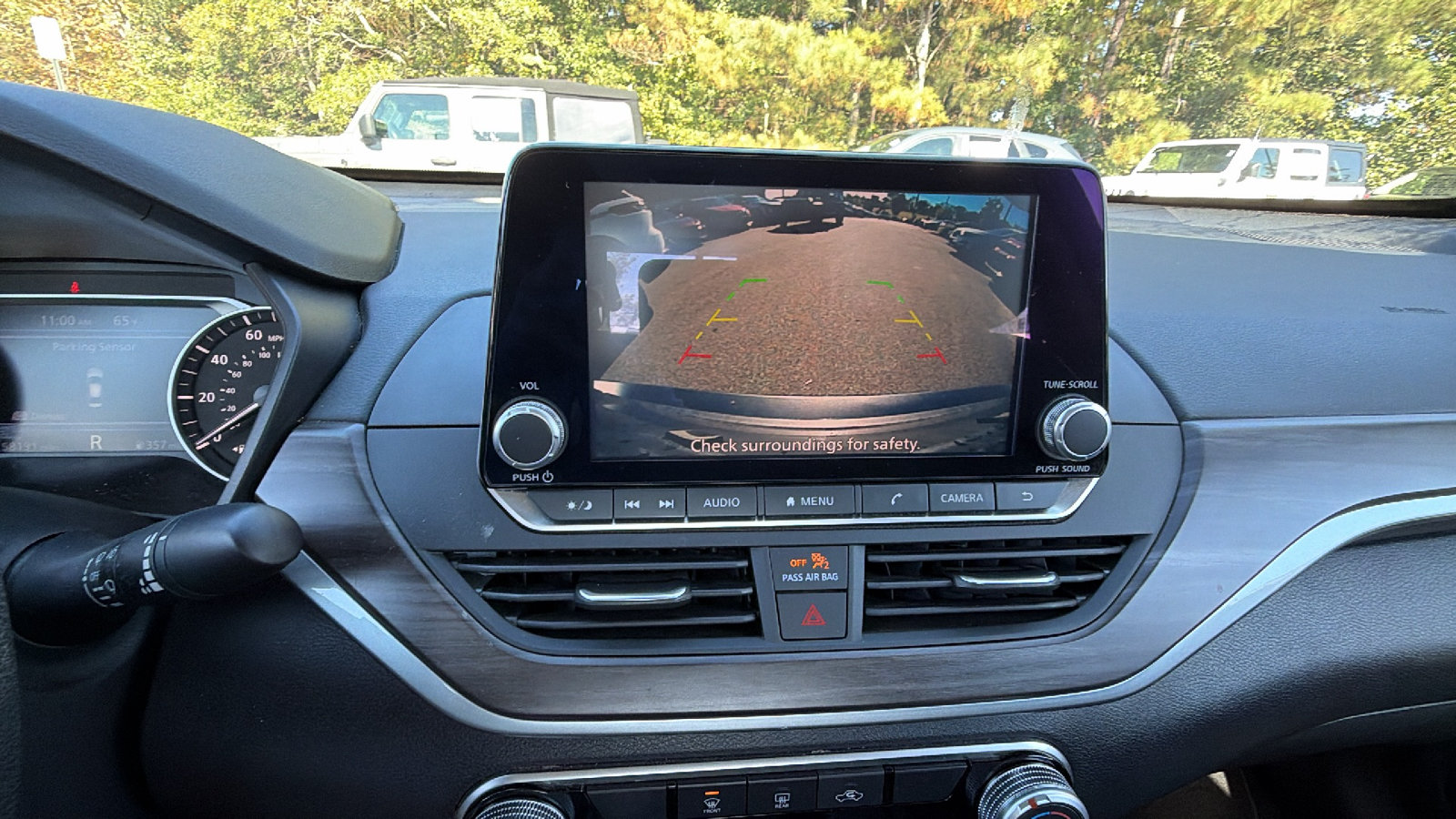 Used 2025 Nissan Altima 2.5 SV FWD image 33