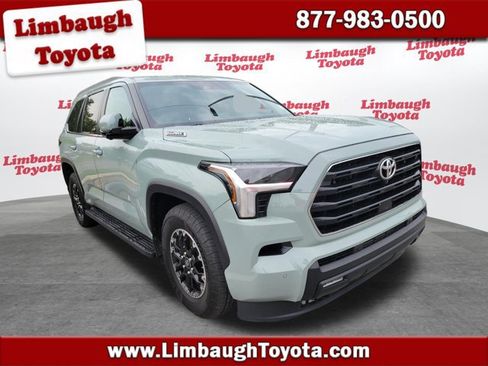 Used 2025 Toyota Sequoia SR5 w/ SR5 Premium Package AWD/4WD image 1