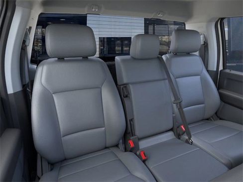 New 2025 Ford F550 4x4 Regular Cab Super Duty image 10