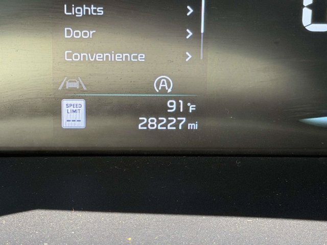 Used 2025 Kia Soul LX w/ LX Technology Package FWD image 27