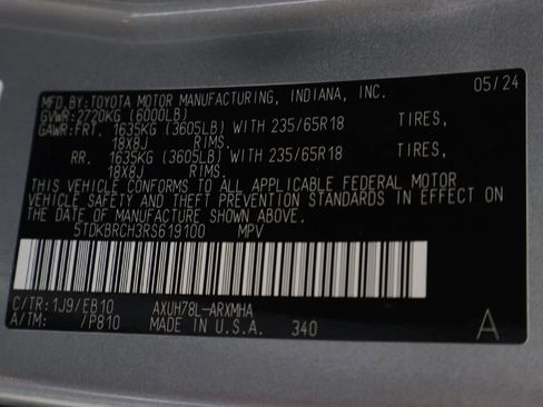 Used 2024 Toyota Highlander XLE AWD/4WD image 57