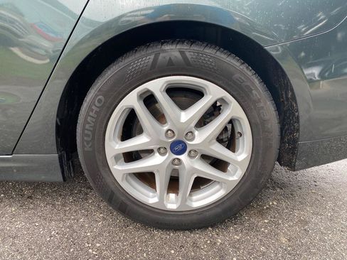 Used 2016 Ford Fusion SE FWD image 11