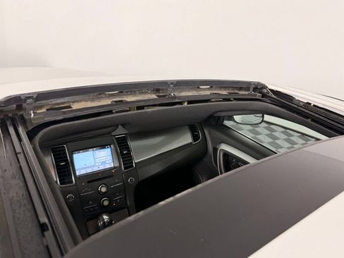 Used 2017 Ford Taurus SEL w/ Equipment Group 201A FWD image 26