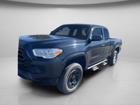 Used 2020 Toyota Tacoma SR image 2