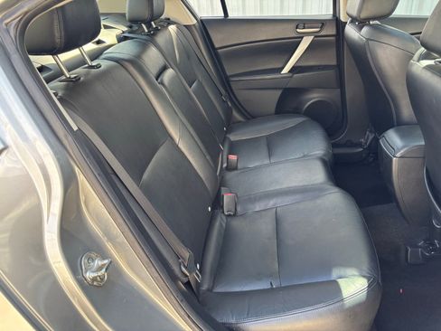 Used 2012 MAZDA MAZDA3 i Grand Touring w/ Tech Pkg image 31