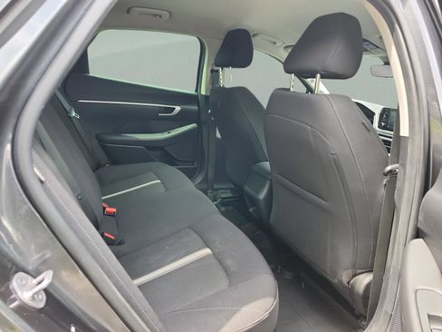 Used 2023 Hyundai Sonata SE w/ Preferred Accessory Package FWD image 18