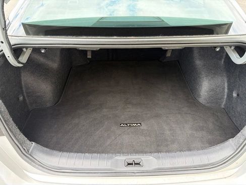 Used 2024 Nissan Altima 2.5 SR FWD image 16