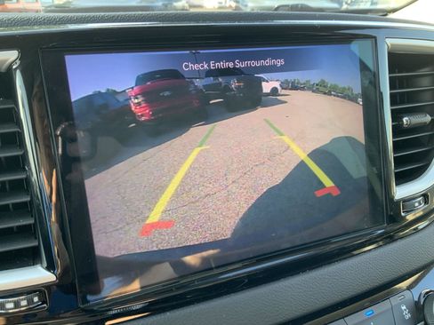 Used 2023 Chrysler Pacifica Touring-L FWD image 40