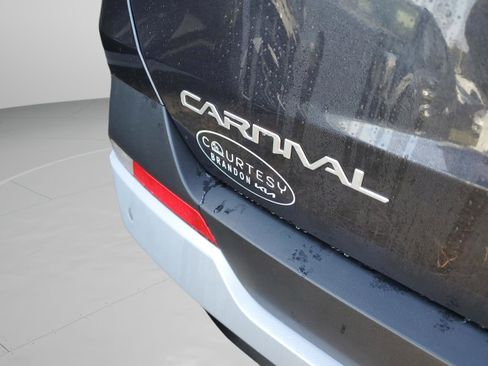 New 2026 Kia Carnival EX image 8