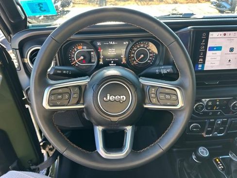Used 2024 Jeep Wrangler Sahara image 18
