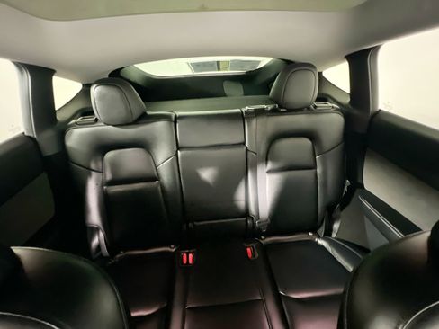 Used 2023 Tesla Model Y Long Range image 31