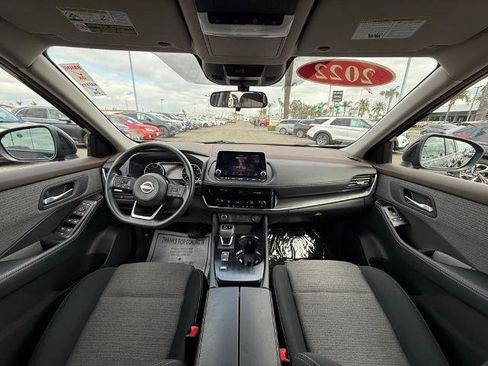 Certified 2022 Nissan Rogue SV image 15