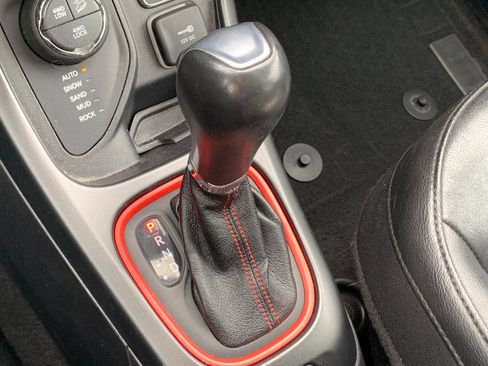 Used 2021 Jeep Compass Trailhawk image 23