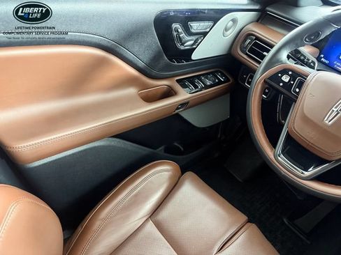 Used 2025 Lincoln Aviator Reserve w/ Equipment Group 201A AWD/4WD image 31