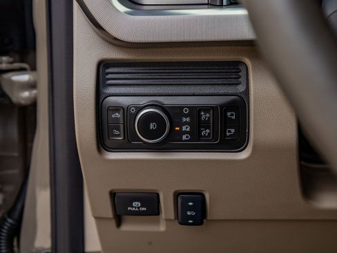 Used 2026 Ford F450 Platinum w/ Platinum Plus Package image 22