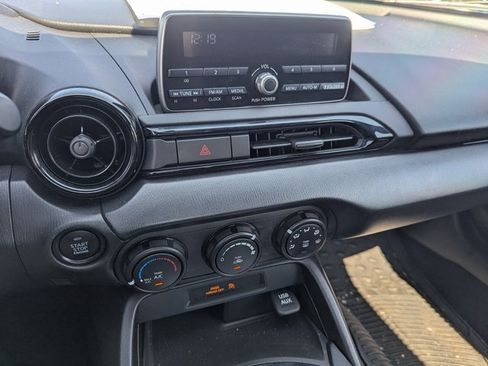 Used 2017 MAZDA MX-5 Miata Sport image 17