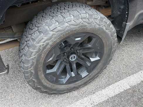 Used 2024 Chevrolet Silverado 1500 RST w/ Z71 Off-Road Package AWD/4WD image 17