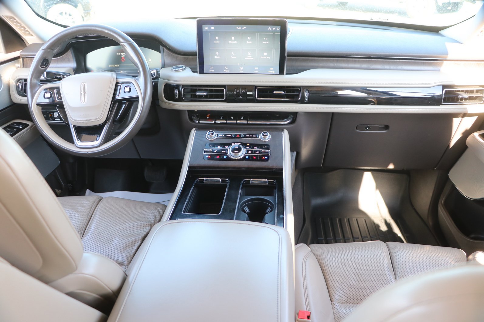 Used 2020 Lincoln Aviator Reserve w/ Equipment Group 202A AWD/4WD image 16