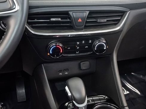 Used 2025 Buick Encore GX Preferred image 15