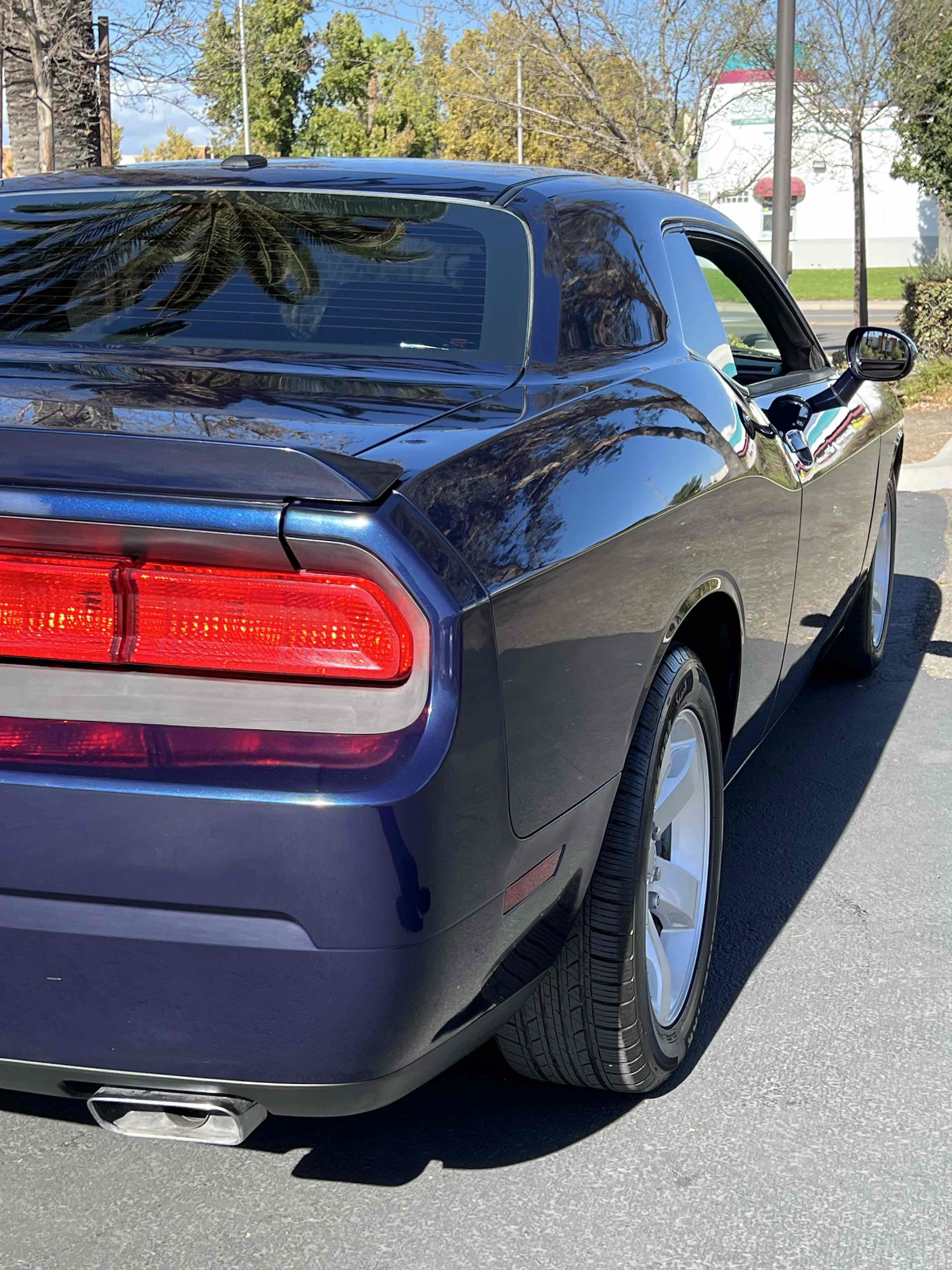 Used 2014 Dodge Challenger R/T RWD image 30