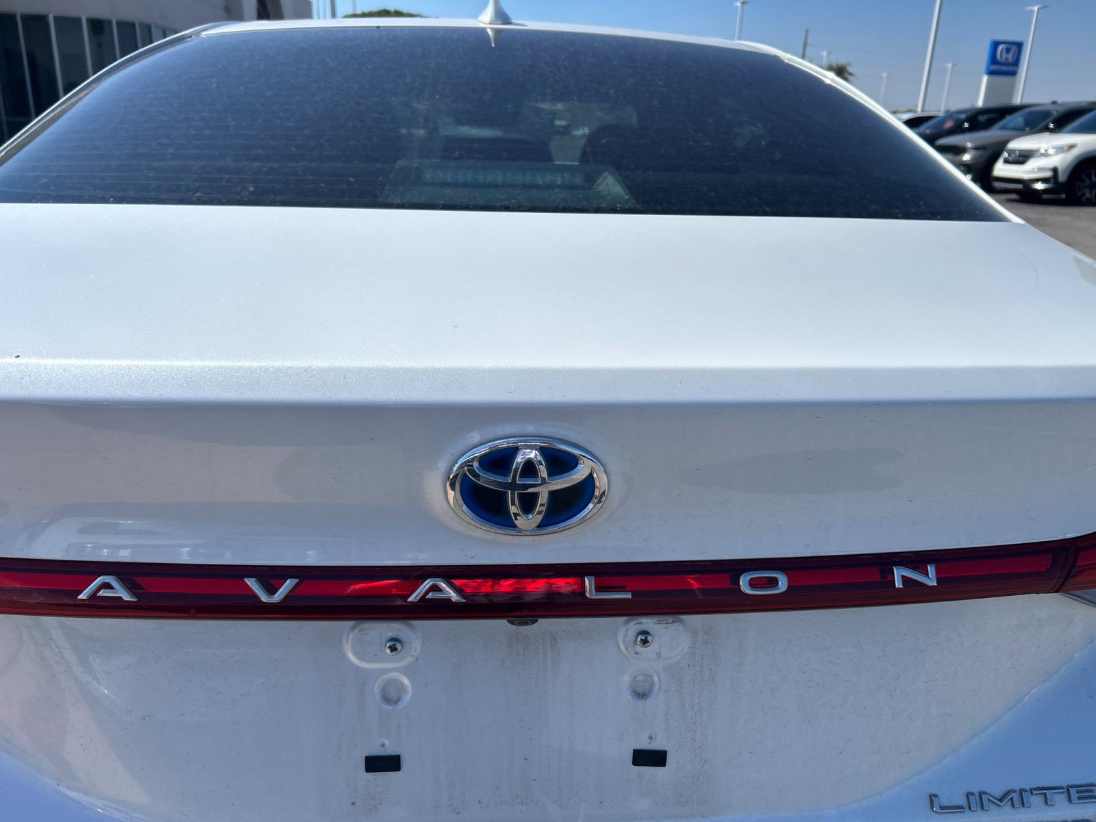 Used 2019 Toyota Avalon Limited w/ Advanced Safety Package FWD image 10