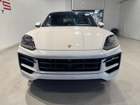 Used 2024 Porsche Cayenne Coupe w/ Premium Package Plus AWD/4WD image 11