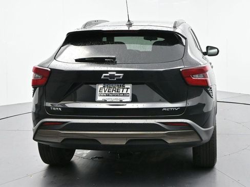 Used 2025 Chevrolet Trax ACTIV w/ Sunroof Package FWD image 6