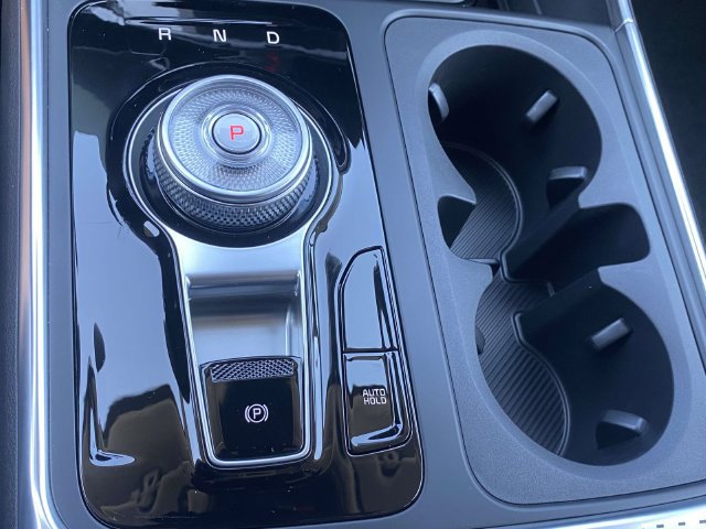New 2027 Kia Carnival SX FWD image 17