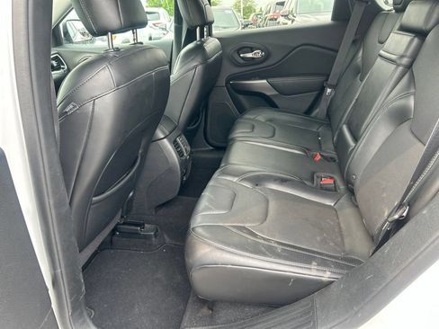 Used 2019 Jeep Cherokee Limited AWD/4WD image 12