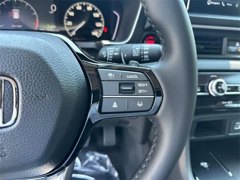 New 2025 Honda Pilot Touring image 29