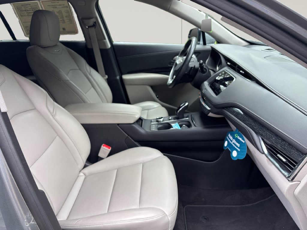 Certified 2023 Cadillac XT4 Premium Luxury FWD image 16