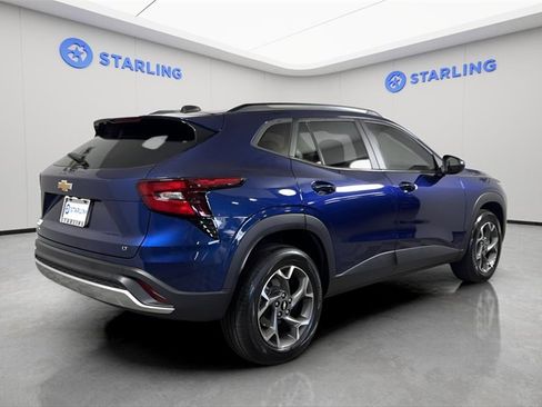 Certified 2024 Chevrolet Trax LT w/ Sunroof Package image 9