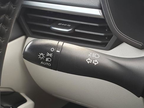 Used 2021 Nissan Altima 2.5 SV w/ SV Premium Package image 39