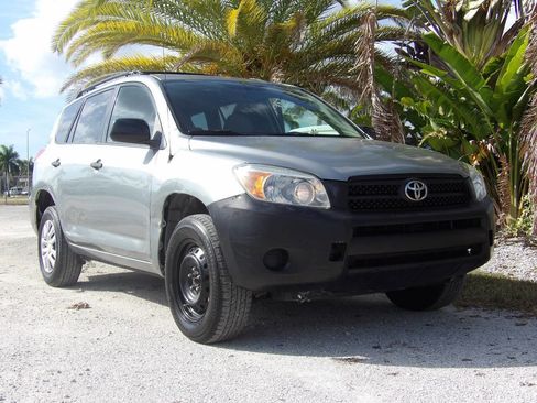 Used 2006 Toyota RAV4 2WD image 10