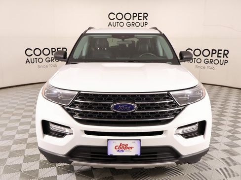 Used 2023 Ford Explorer XLT w/ Equipment Group 202A image 9