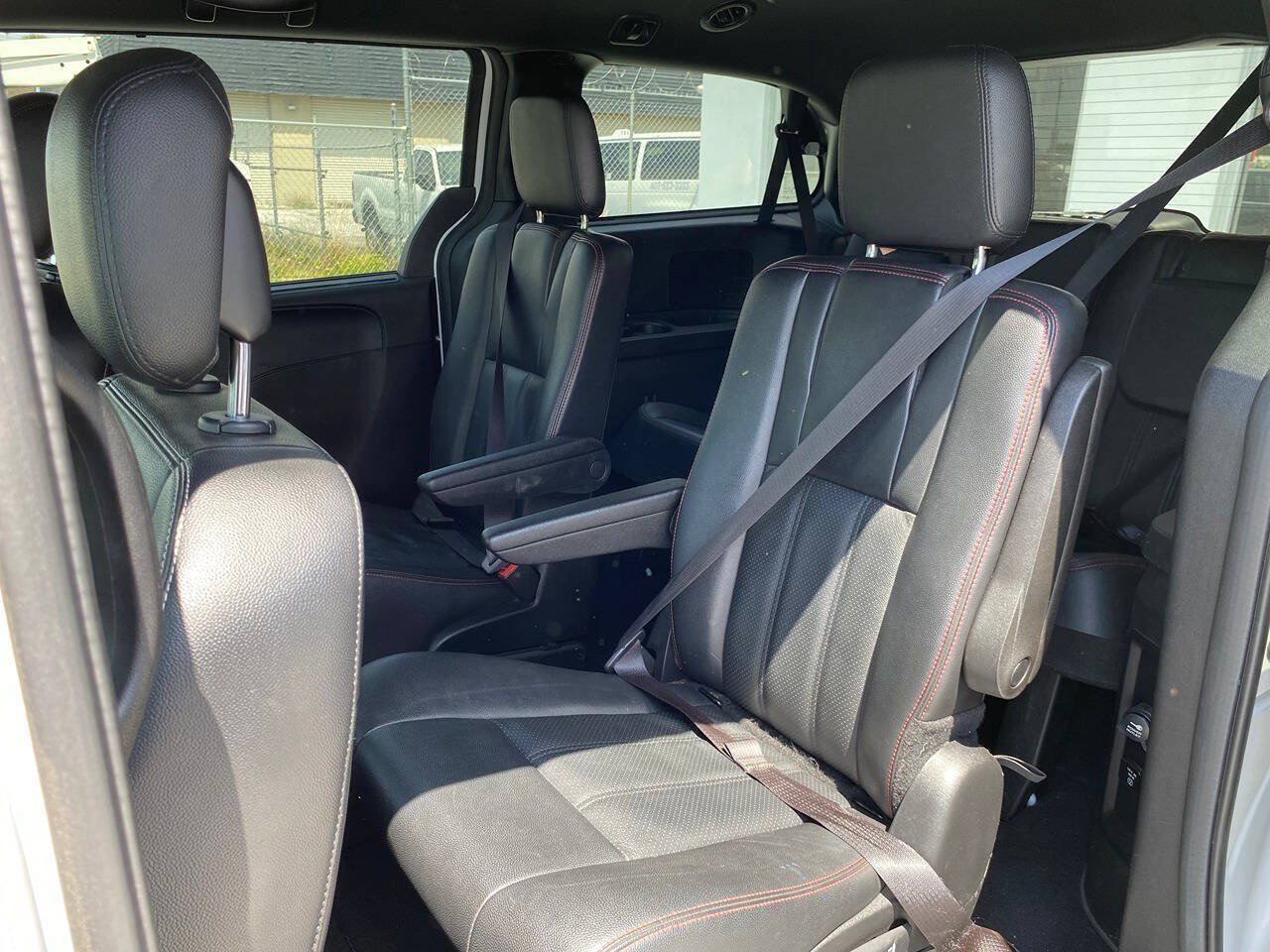Used 2019 Dodge Grand Caravan GT FWD image 17