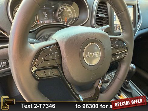 Used 2023 Jeep Cherokee Altitude Lux image 15