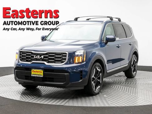 Used 2024 Kia Telluride S w/ S Sunroof Package AWD/4WD image 1