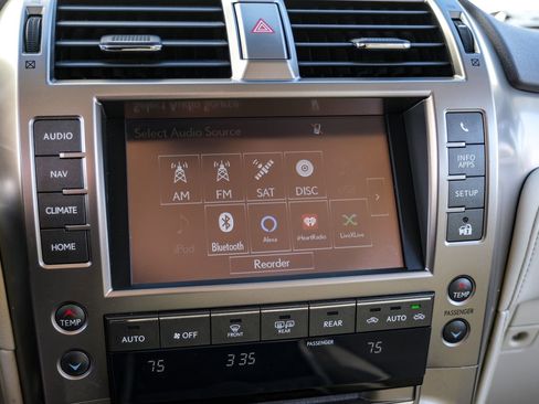 Used 2015 Lexus GX 460 w/ Premium Package image 30