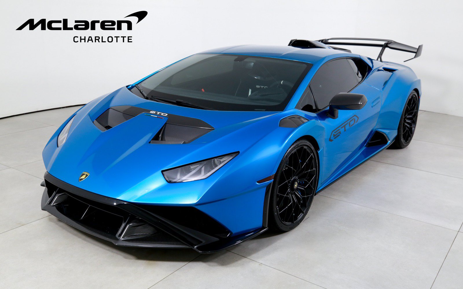 Used 2022 Lamborghini Huracan STO RWD image 1