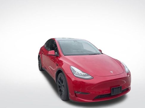 Used 2022 Tesla Model Y Long Range AWD/4WD image 2
