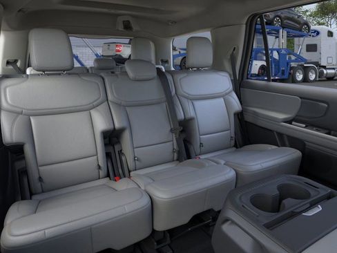 New 2026 Ford Expedition Active image 11