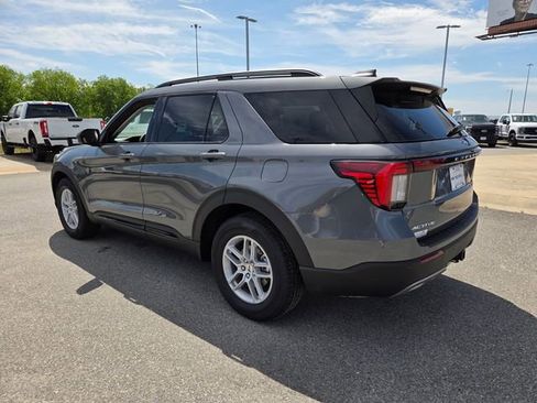 New 2026 Ford Explorer Active RWD image 8