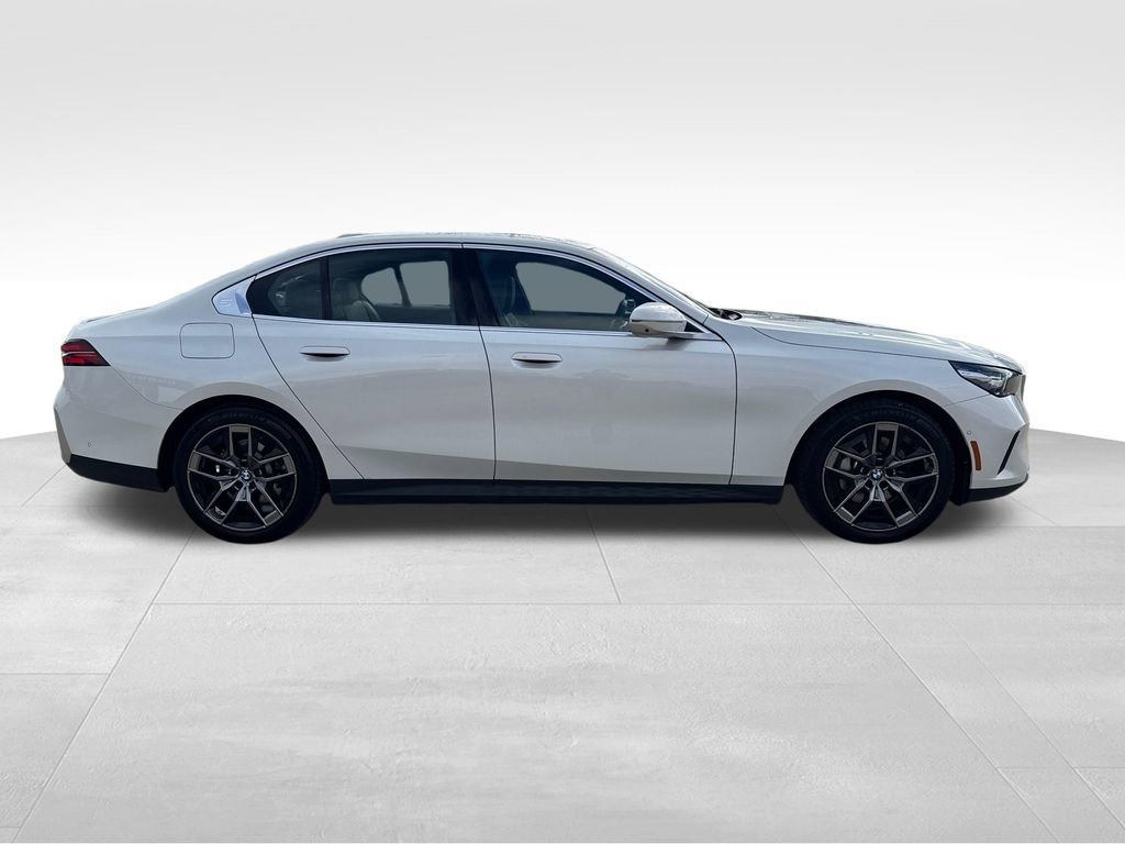Used 2026 BMW 530i xDrive AWD/4WD image 8
