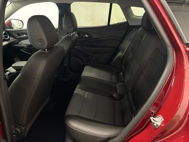 Used 2025 Chevrolet Trax LT FWD image 28